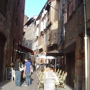Touristique, Proche De La Cathedrale Albi